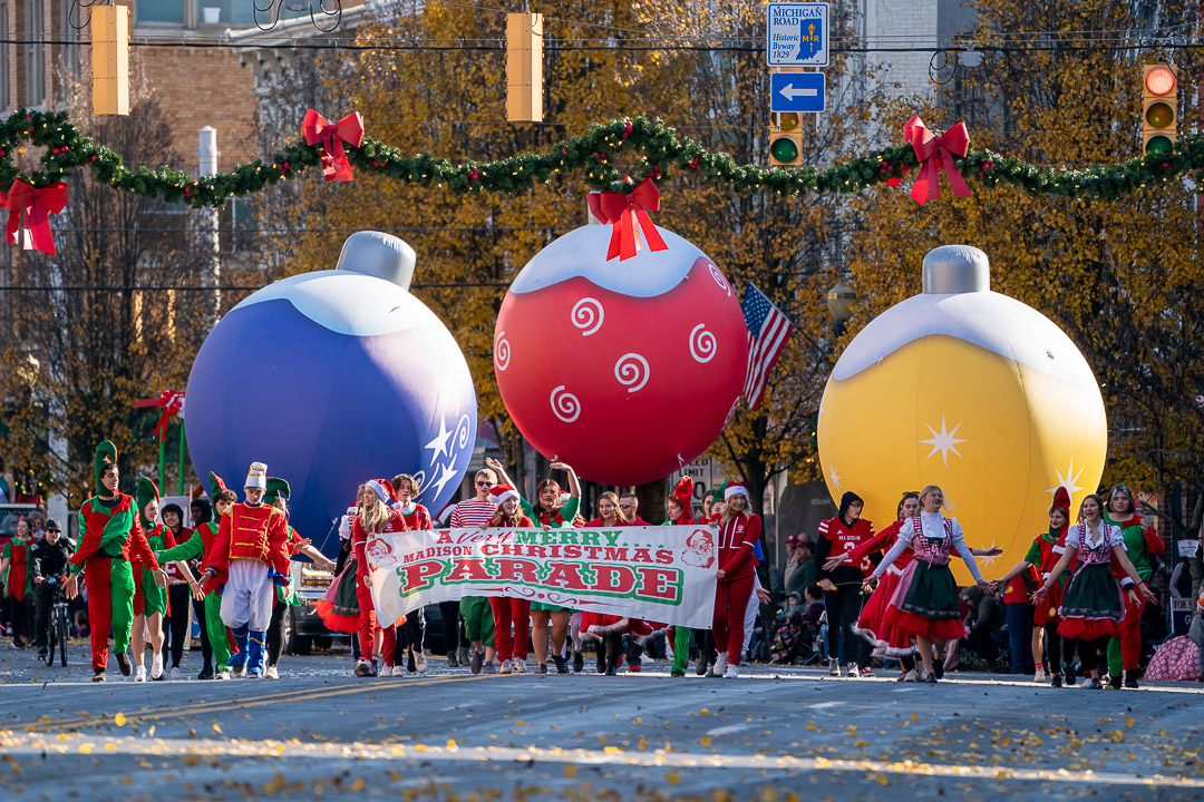 Decorate christmas decorations very with festive ornaments