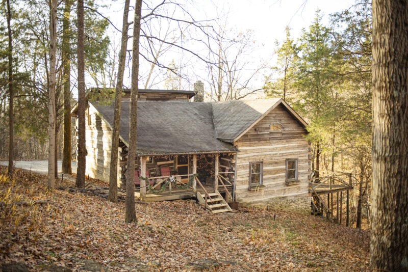 Dugan Hollow Retreats – Log Cabin