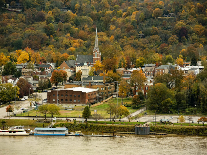 Discover the Autumn Splendor of Madison | A Leaf-Lover’s Paradise